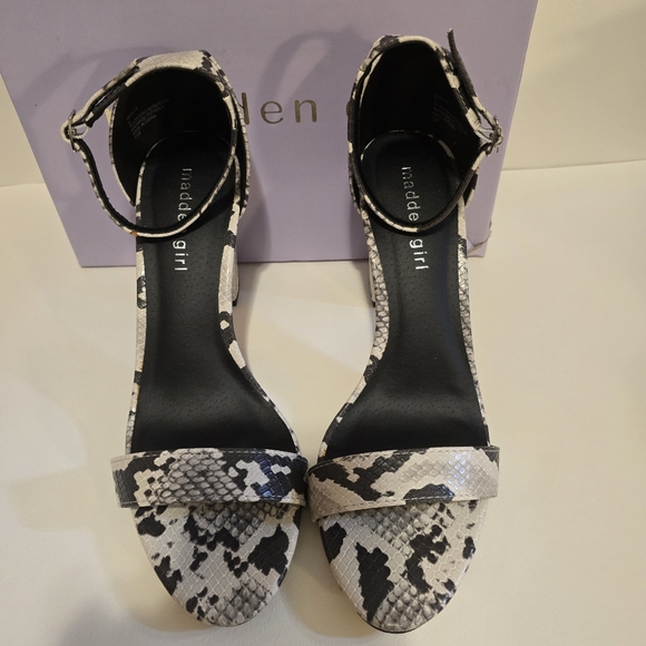MADDEN GIRL Snake Skin Animal Print Block Heel Open Toe Sandals Size 9M - Picture 4 of 15
